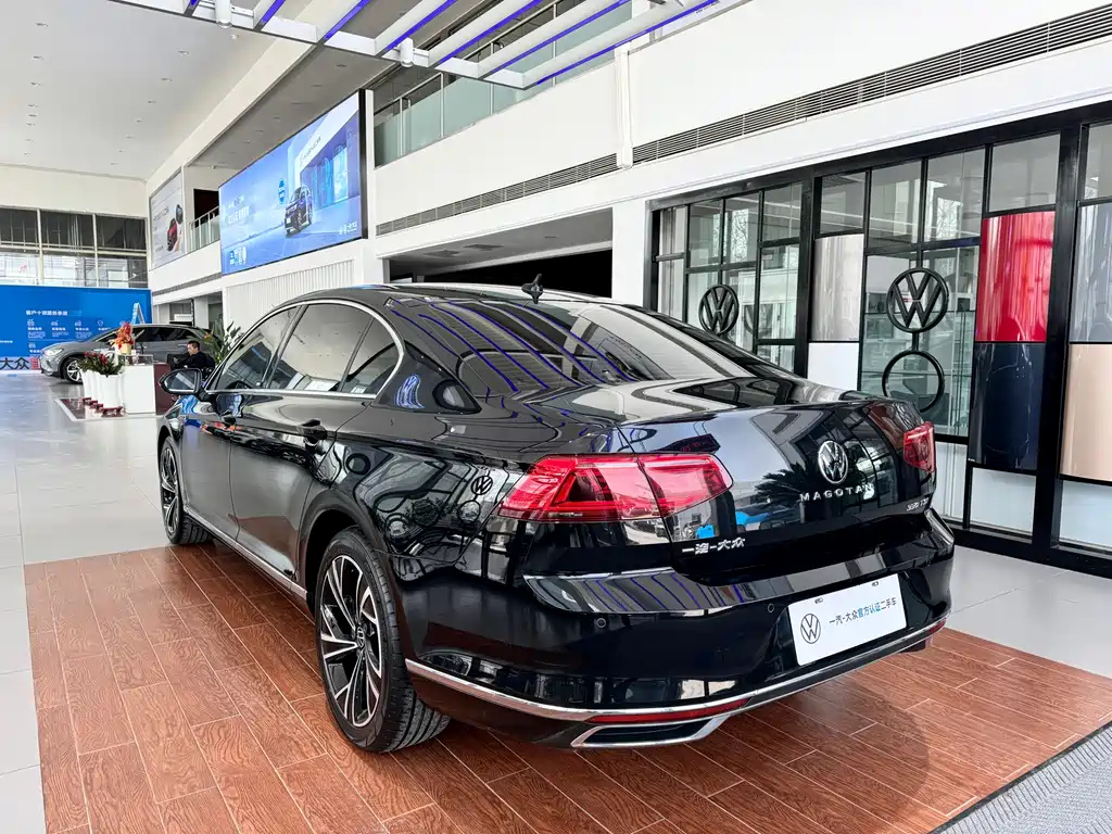 VOLKSWAGEN MAGOTAN 2021