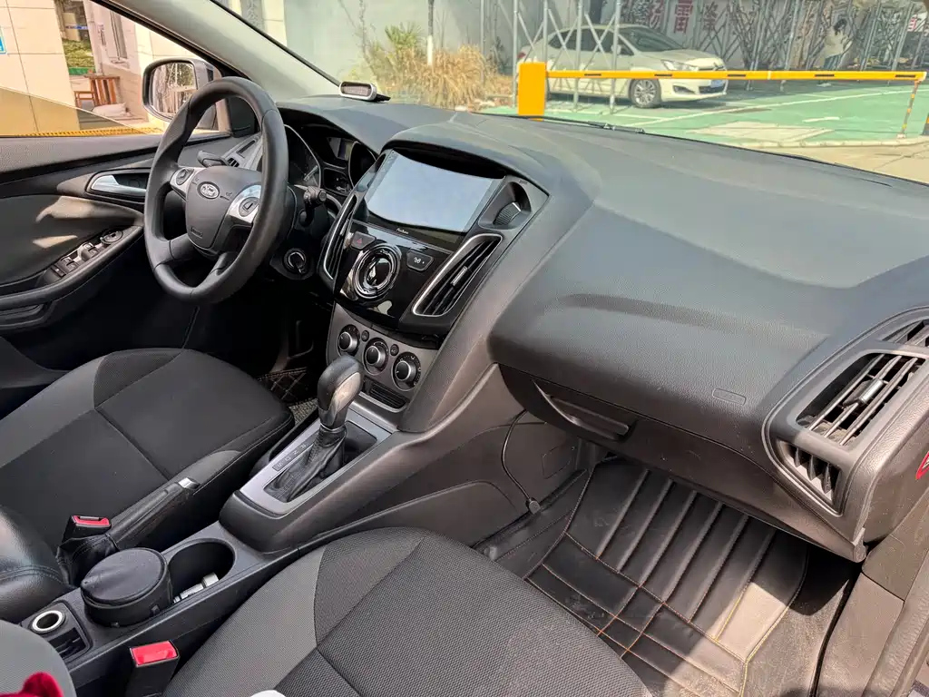 FORD FOCUS 2013