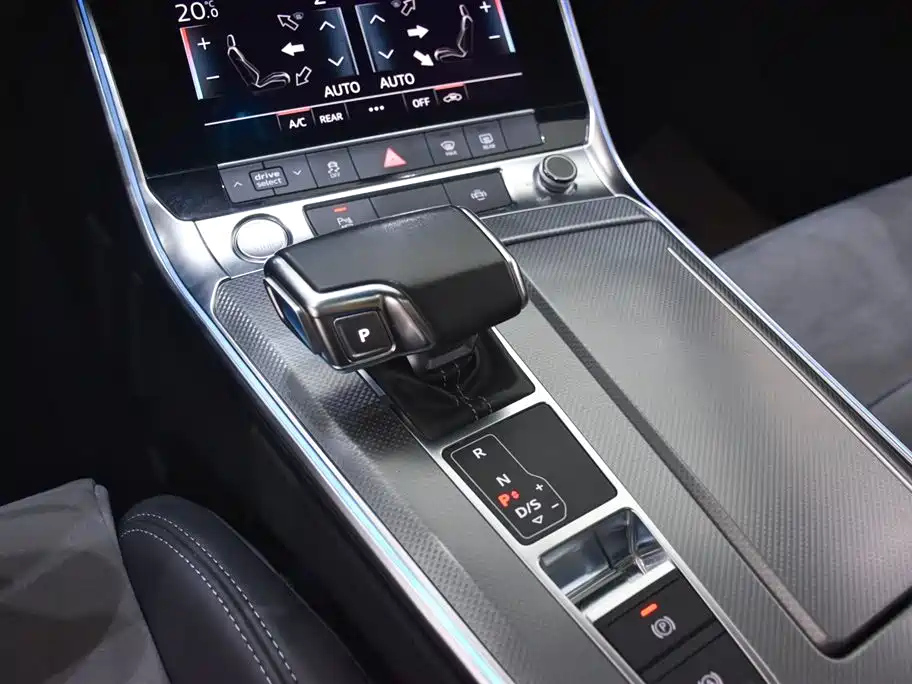 AUDI A6L 2020