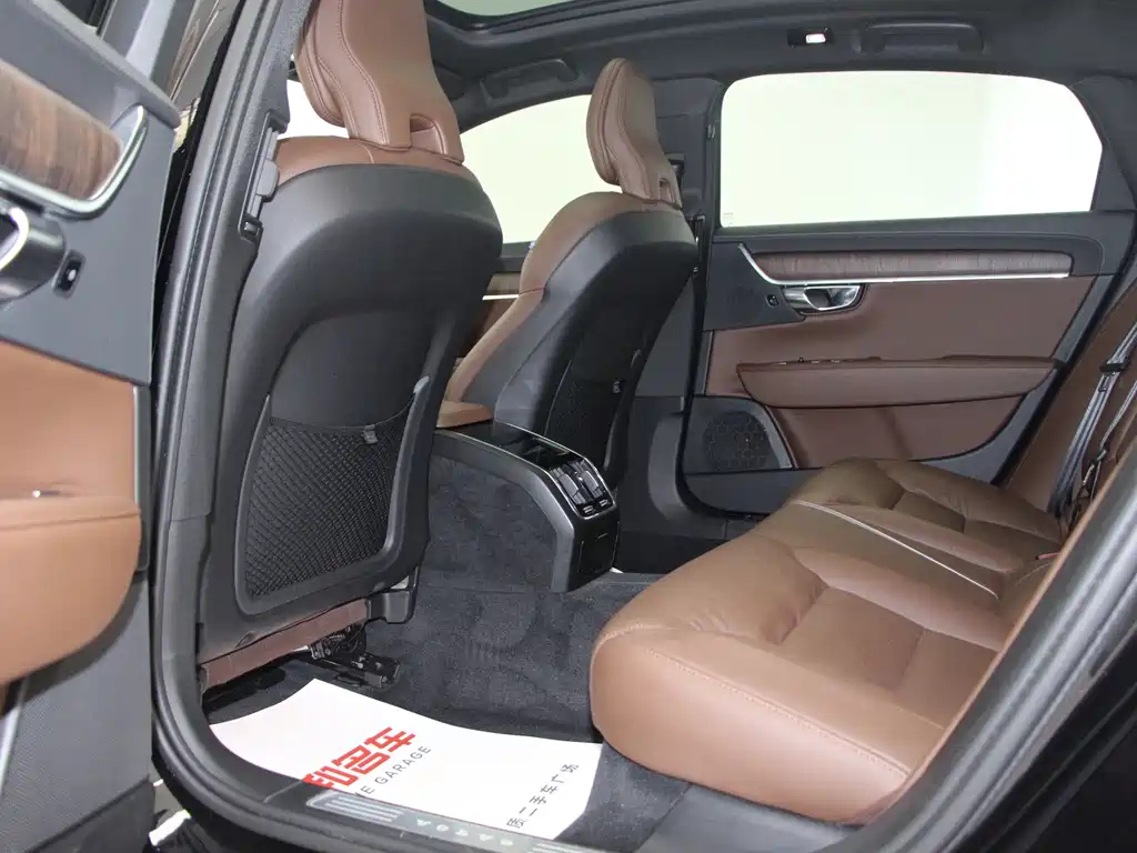 VOLVO S90 2021