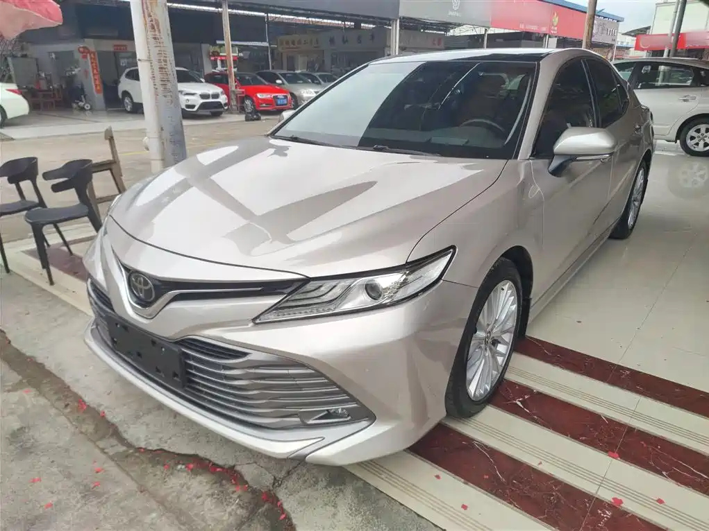 TOYOTA CAMRY 2019