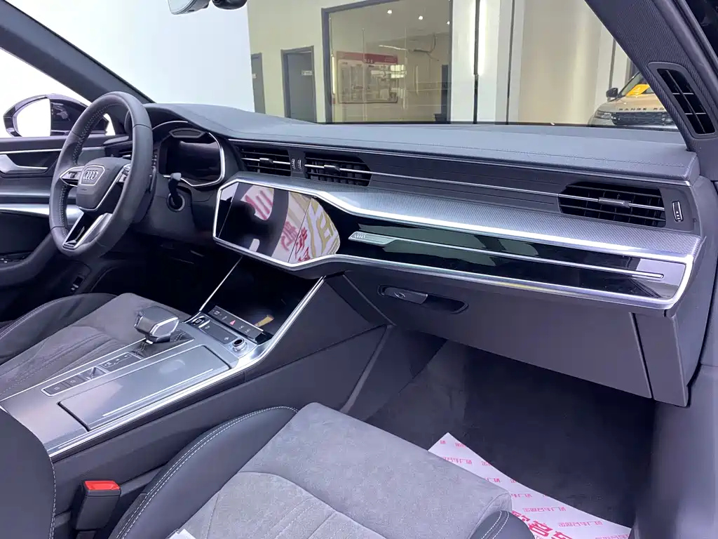 AUDI A6L 2021