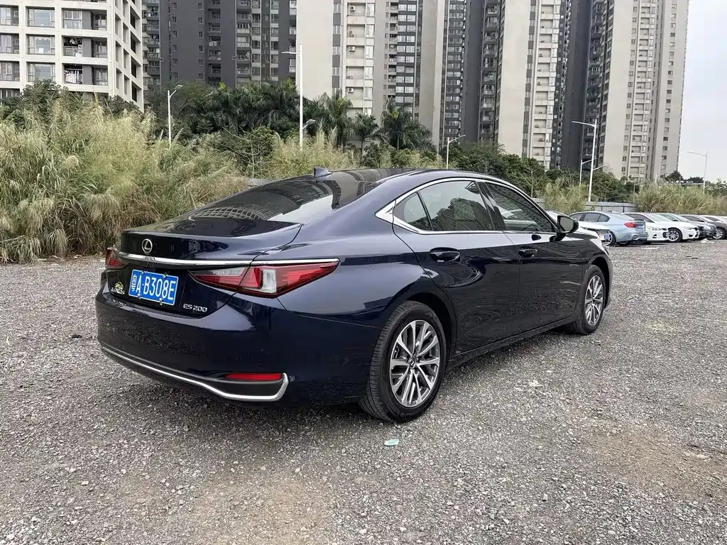 LEXUS ES 2023