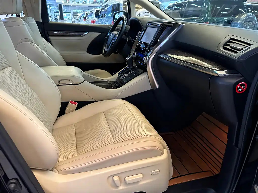 TOYOTA ALPHARD 2019