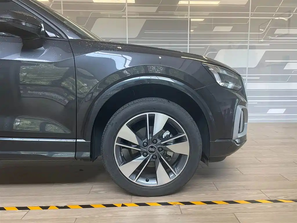 AUDI Q2L 2023