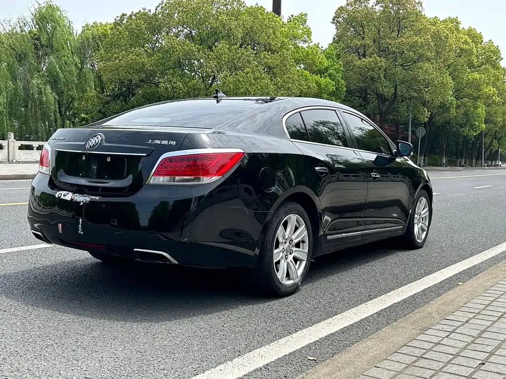 BUICK LACROSSE 2012