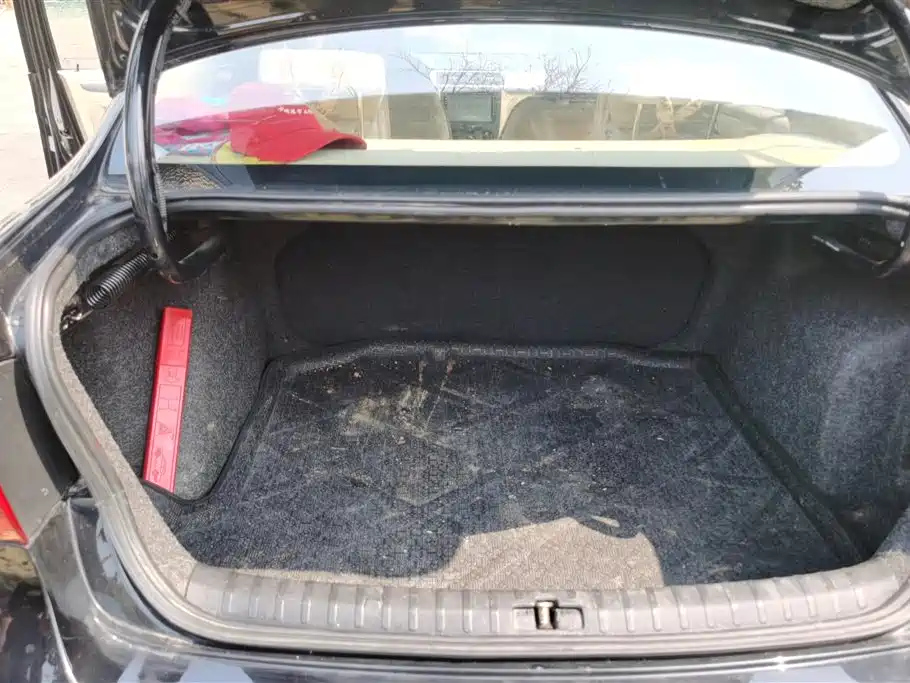 VOLKSWAGEN BORA 2012