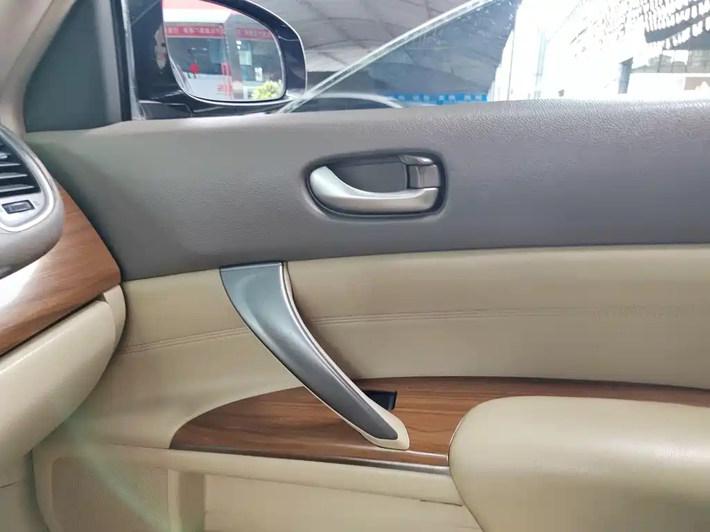 NISSAN TEANA 2012