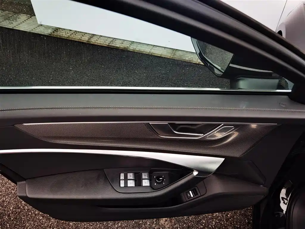 AUDI A6L 2023