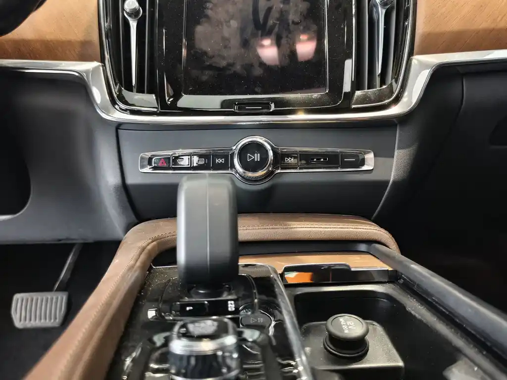 VOLVO S90 2024