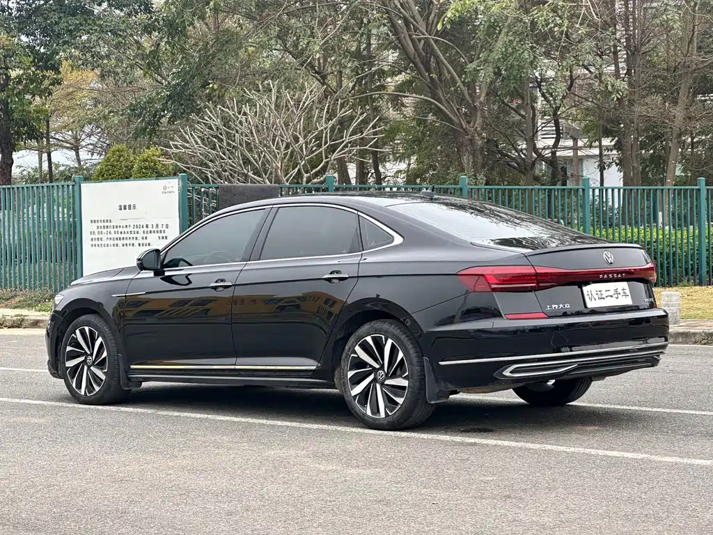 VOLKSWAGEN PASSAT 2022