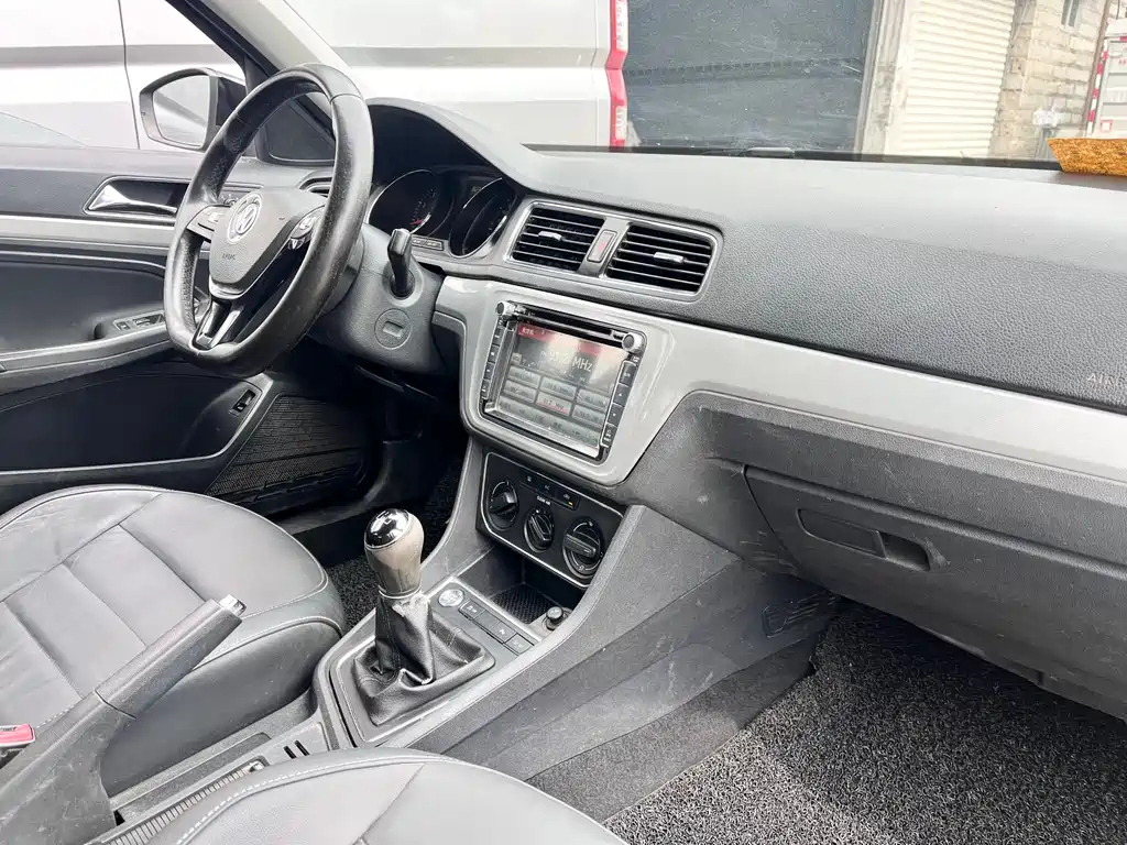 VOLKSWAGEN LAVIDA 2017