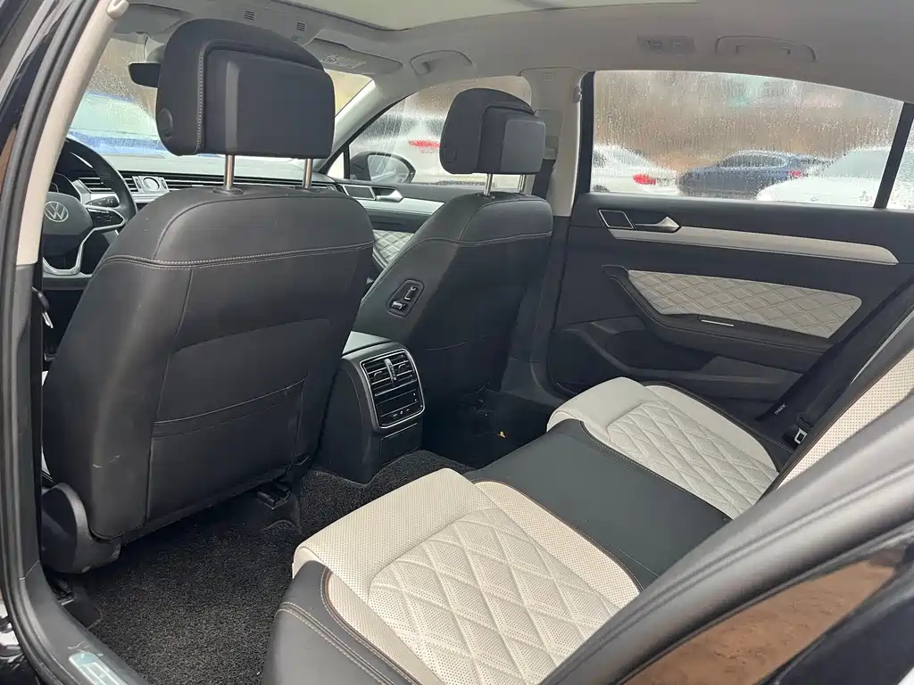 VOLKSWAGEN MAGOTAN 2022
