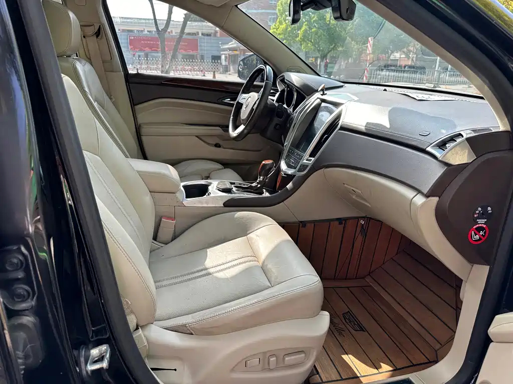 CADILLAC SRX 2012