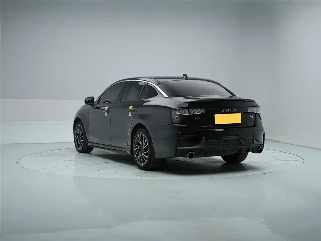 LYNK&CO 03 2021