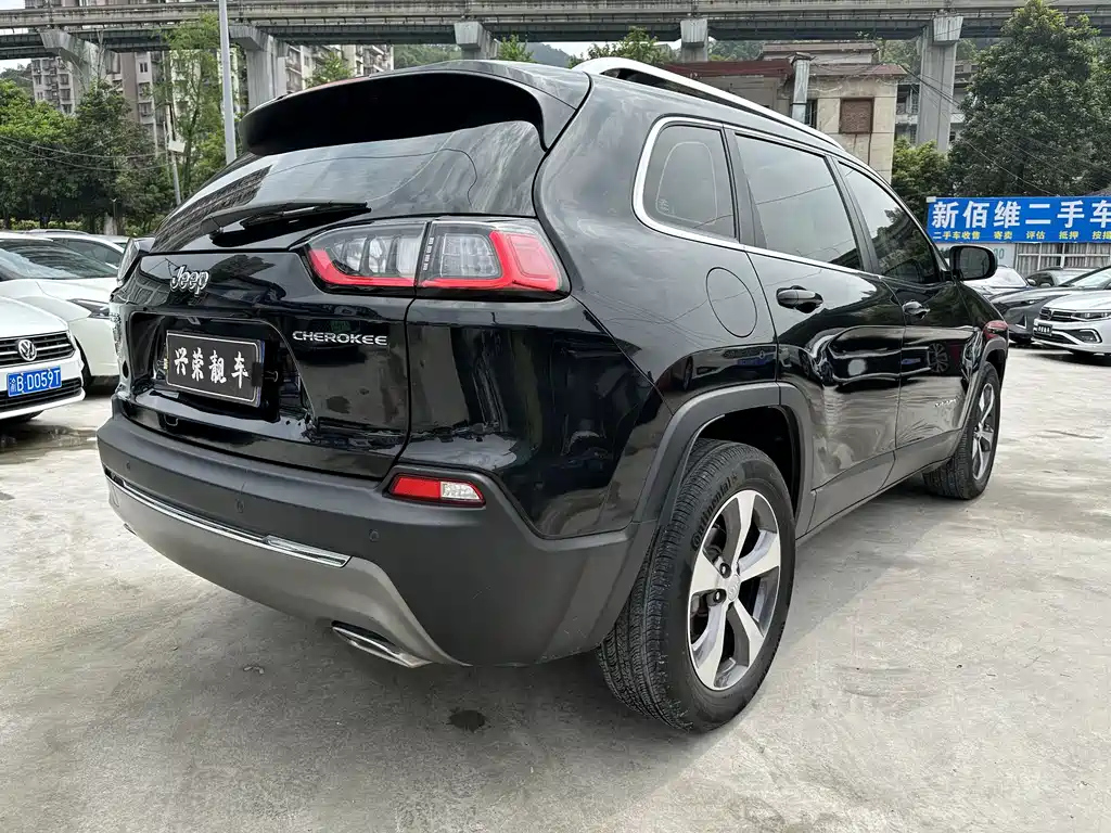 JEEP CHEROKEE 2020