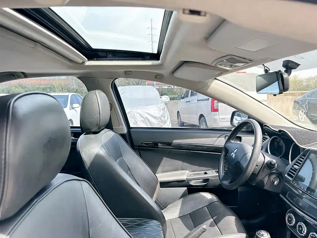 MITSUBISHI LANCER EX 2014