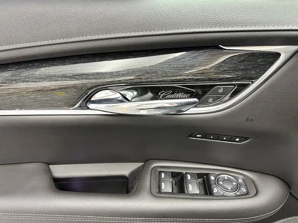 CADILLAC XT5 2020