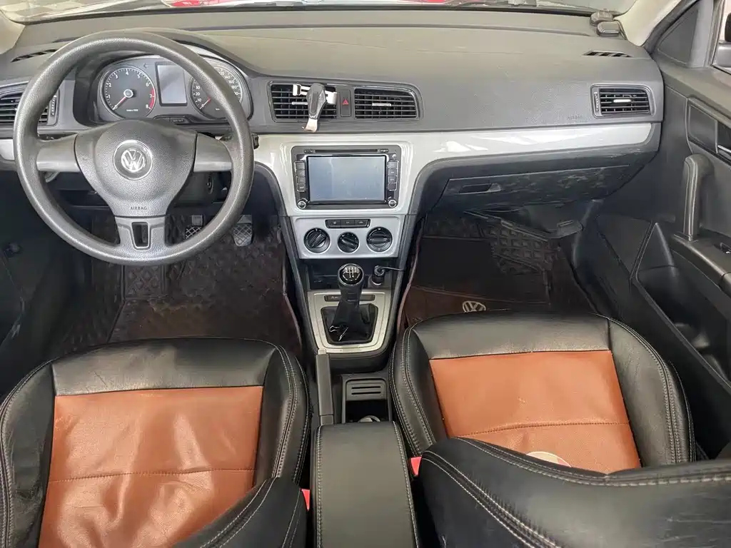 VOLKSWAGEN LAVIDA 2014
