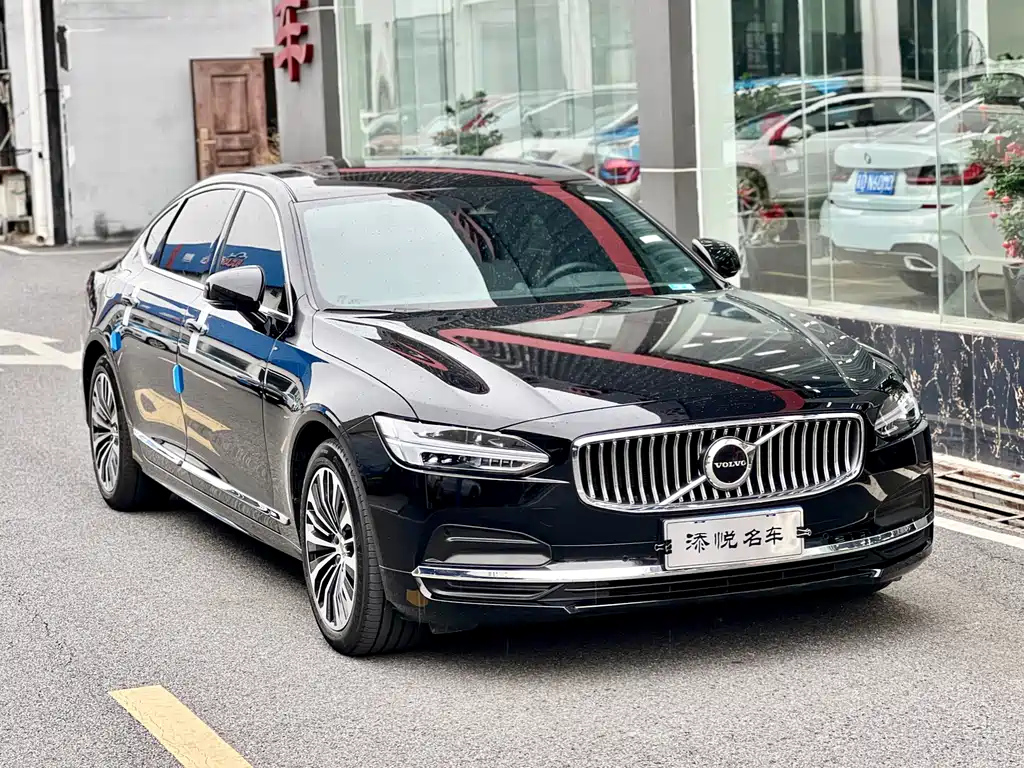 VOLVO S90 2022