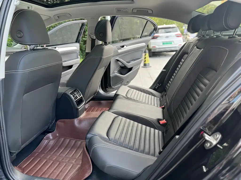 VOLKSWAGEN MAGOTAN 2022