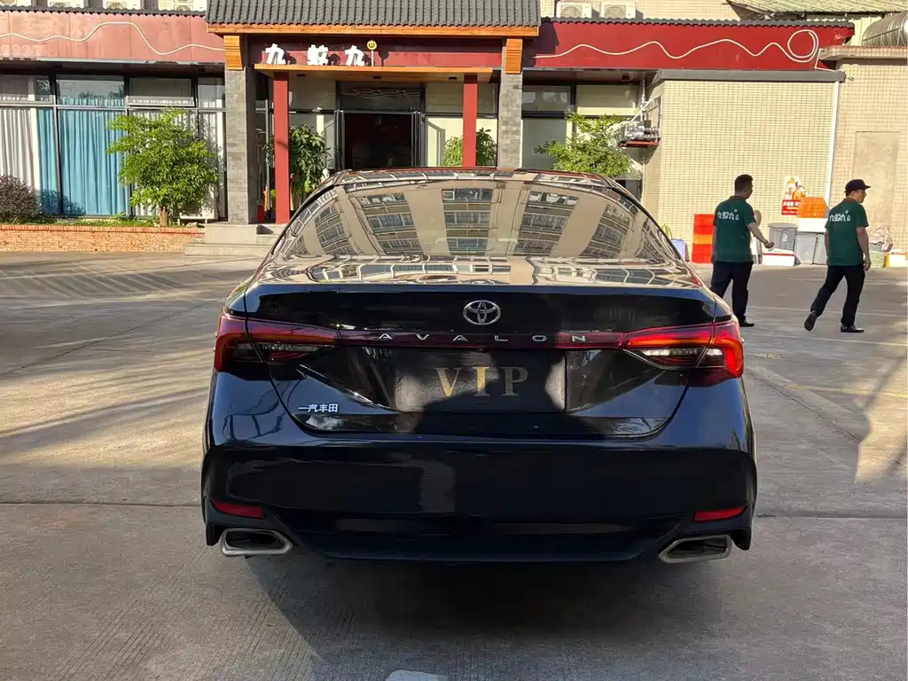 TOYOTA AVALON 2020