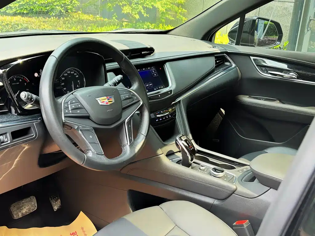 CADILLAC XT5 2020