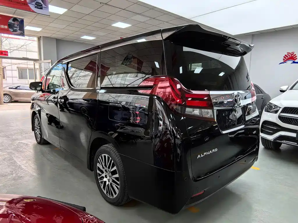 TOYOTA ALPHARD 2016