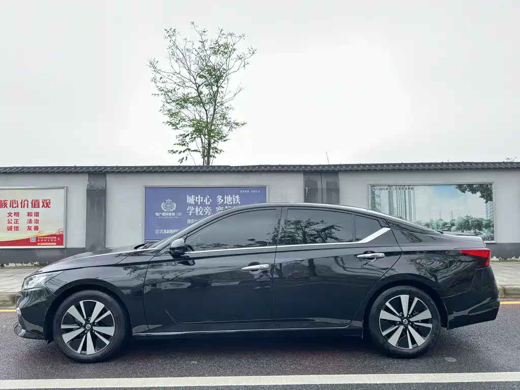 NISSAN TEANA 2022