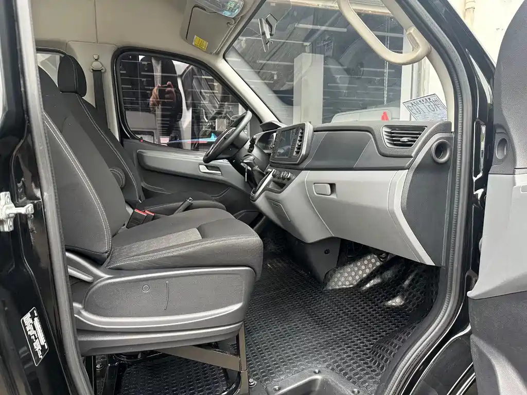 MAXUS V80 2021