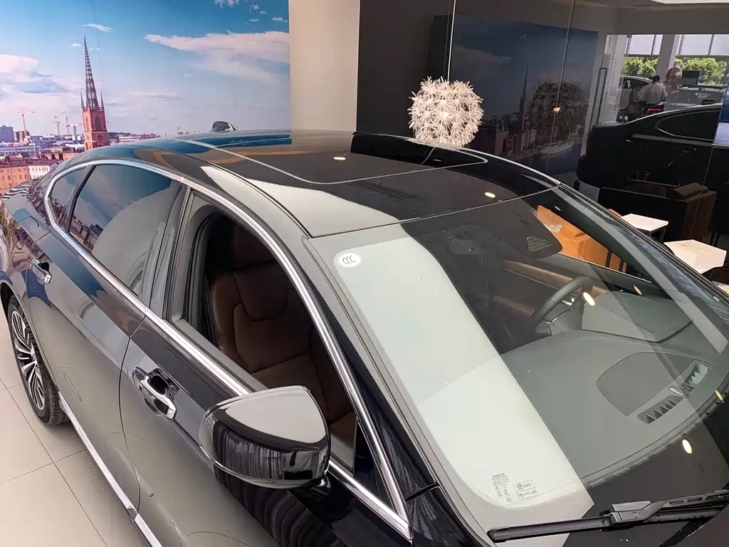 VOLVO S90 2023