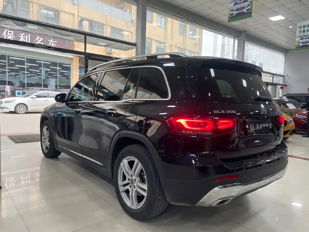 MERCEDES BENZ GLB 2021