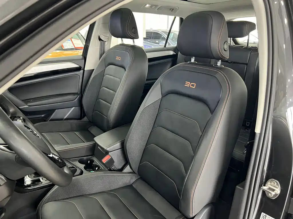 VOLKSWAGEN TAYRON 2021