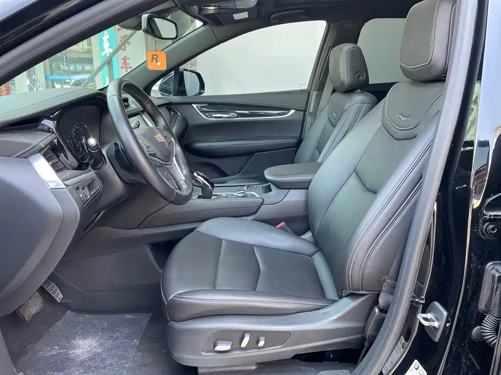 CADILLAC XT5 2021