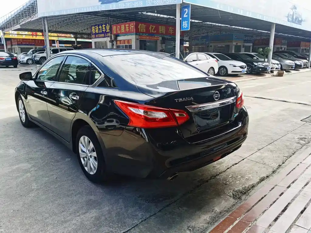 NISSAN TEANA 2017