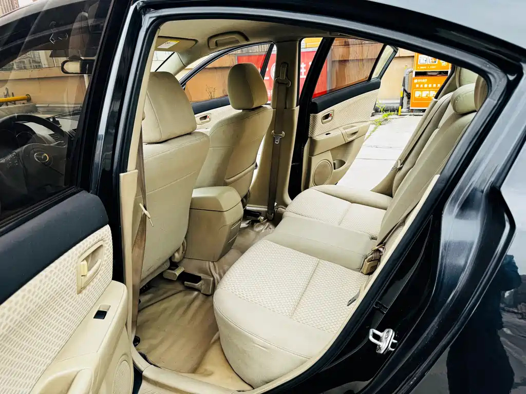 MAZDA 3 2009