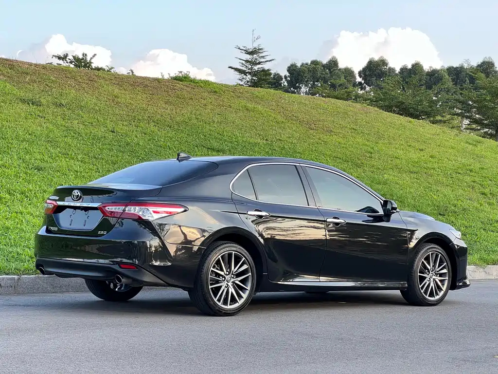 TOYOTA CAMRY 2023
