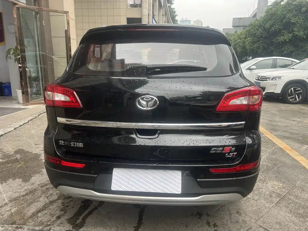 BAIC S6 2016