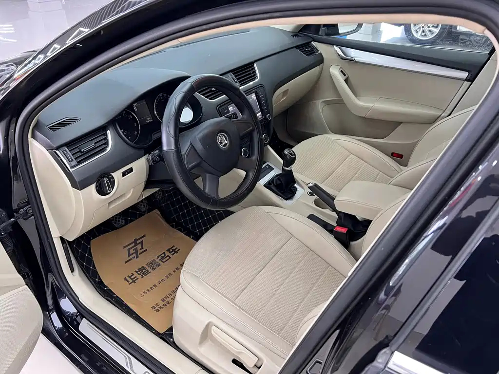 SKODA OCTAVIA 2014
