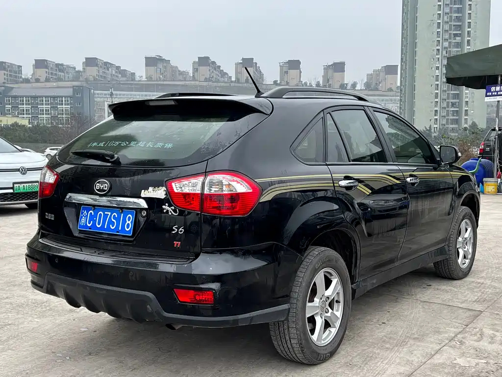 BYD S6 2015
