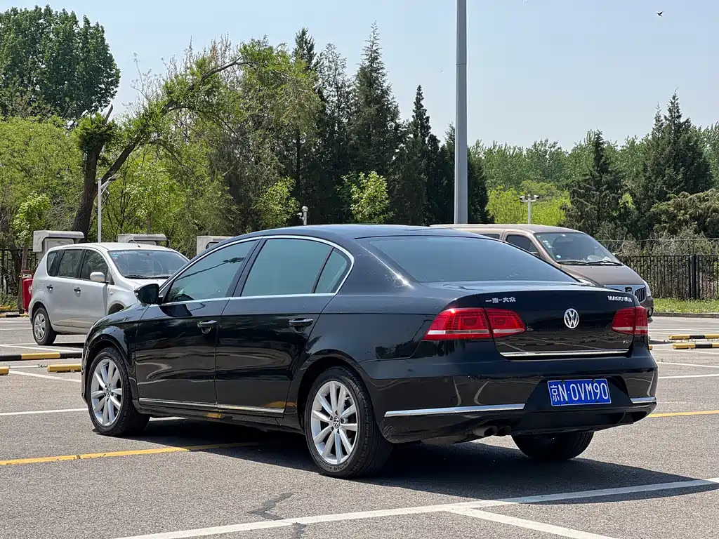 VOLKSWAGEN MAGOTAN 2013