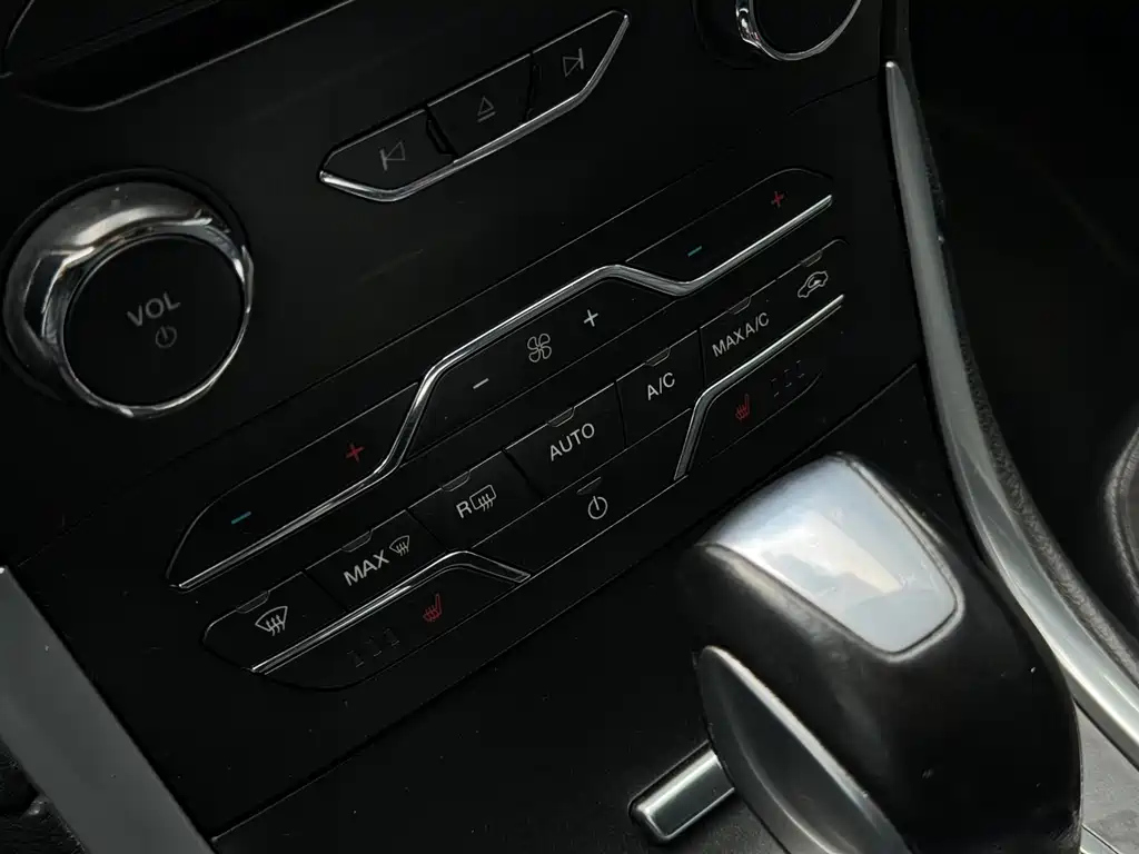 FORD EDGE 2015