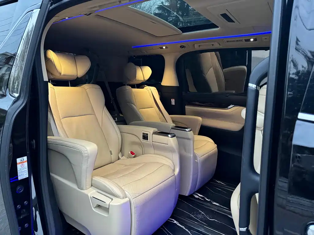 TOYOTA ALPHARD 2018