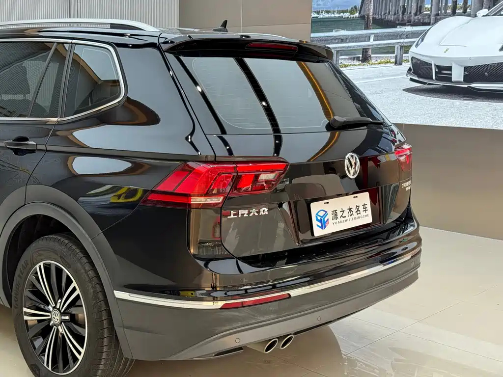 VOLKSWAGEN TIGUAN L 2021