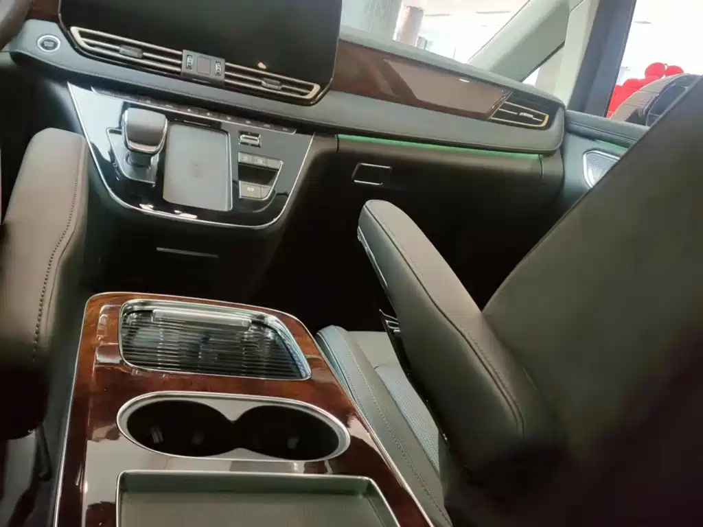HONGQI HQ9 2023