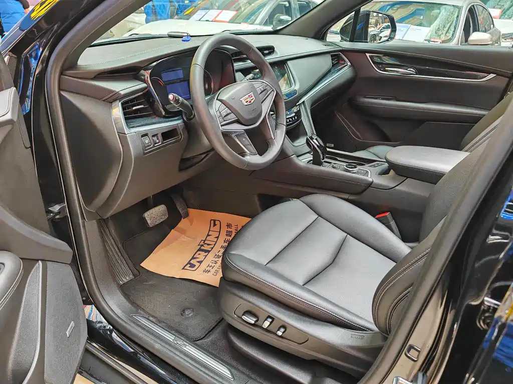CADILLAC XT5 2021