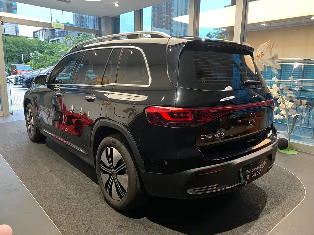 MERCEDES BENZ EQB 2022