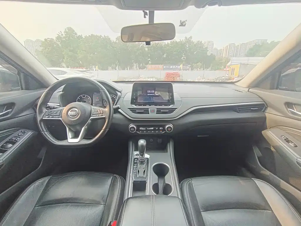 NISSAN TEANA 2020