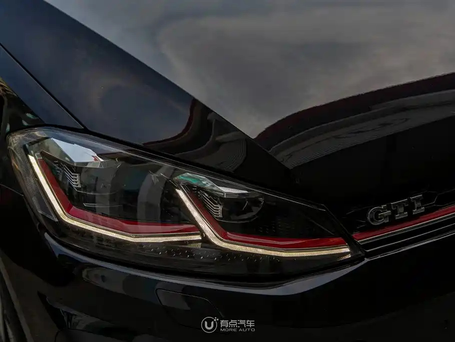 VOLKSWAGEN GOLF 2019