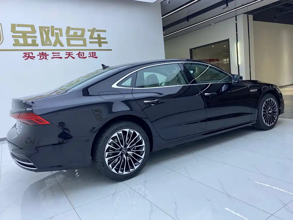 AUDI A7L 2024